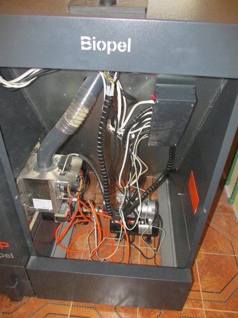 Пеллетная горелка BIOPEL, шнек подачи топлива, система самоочистки горелки